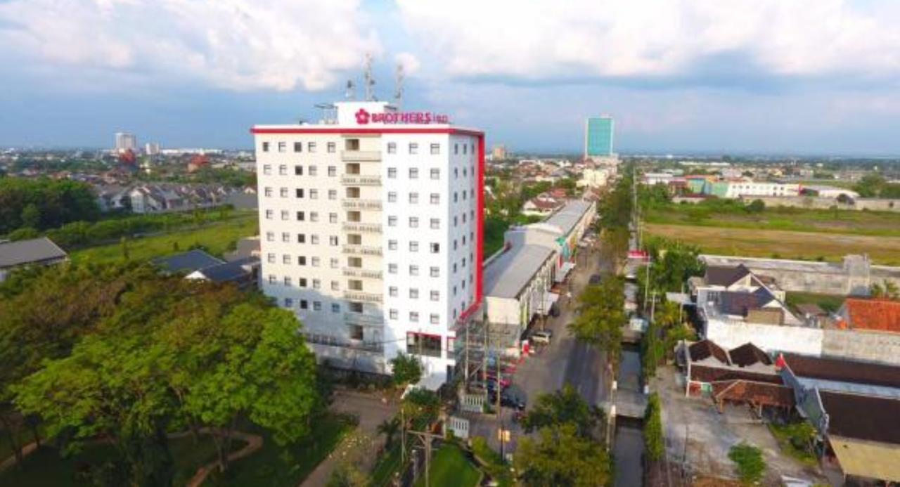 Brothers Inn Sukoharjo Kültér fotó