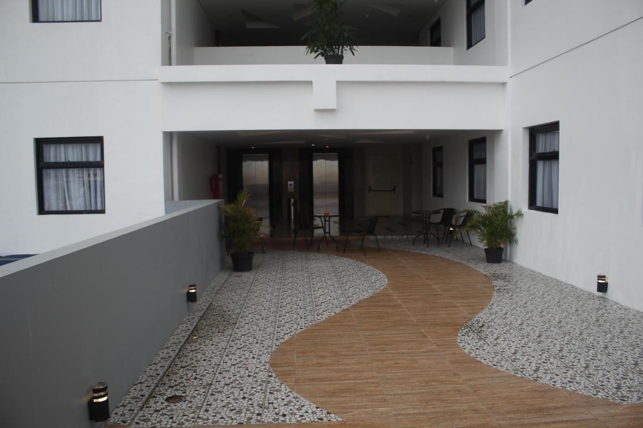 Brothers Inn Sukoharjo Kültér fotó
